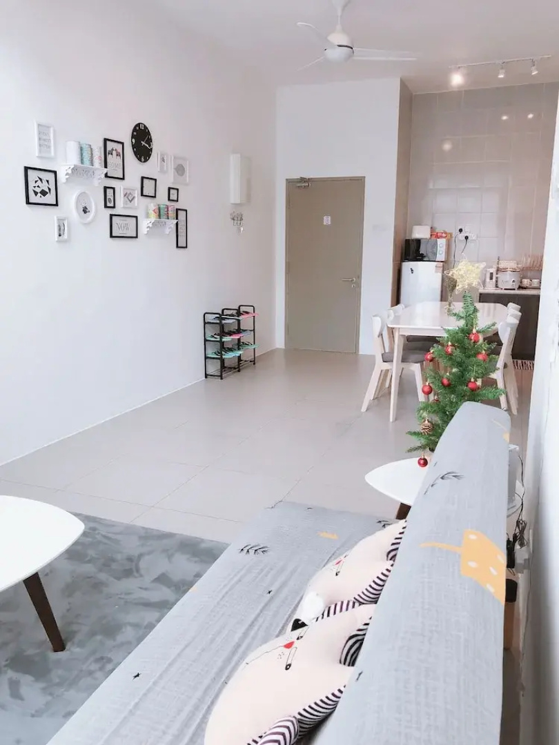 Barrington Penthouse by Loo