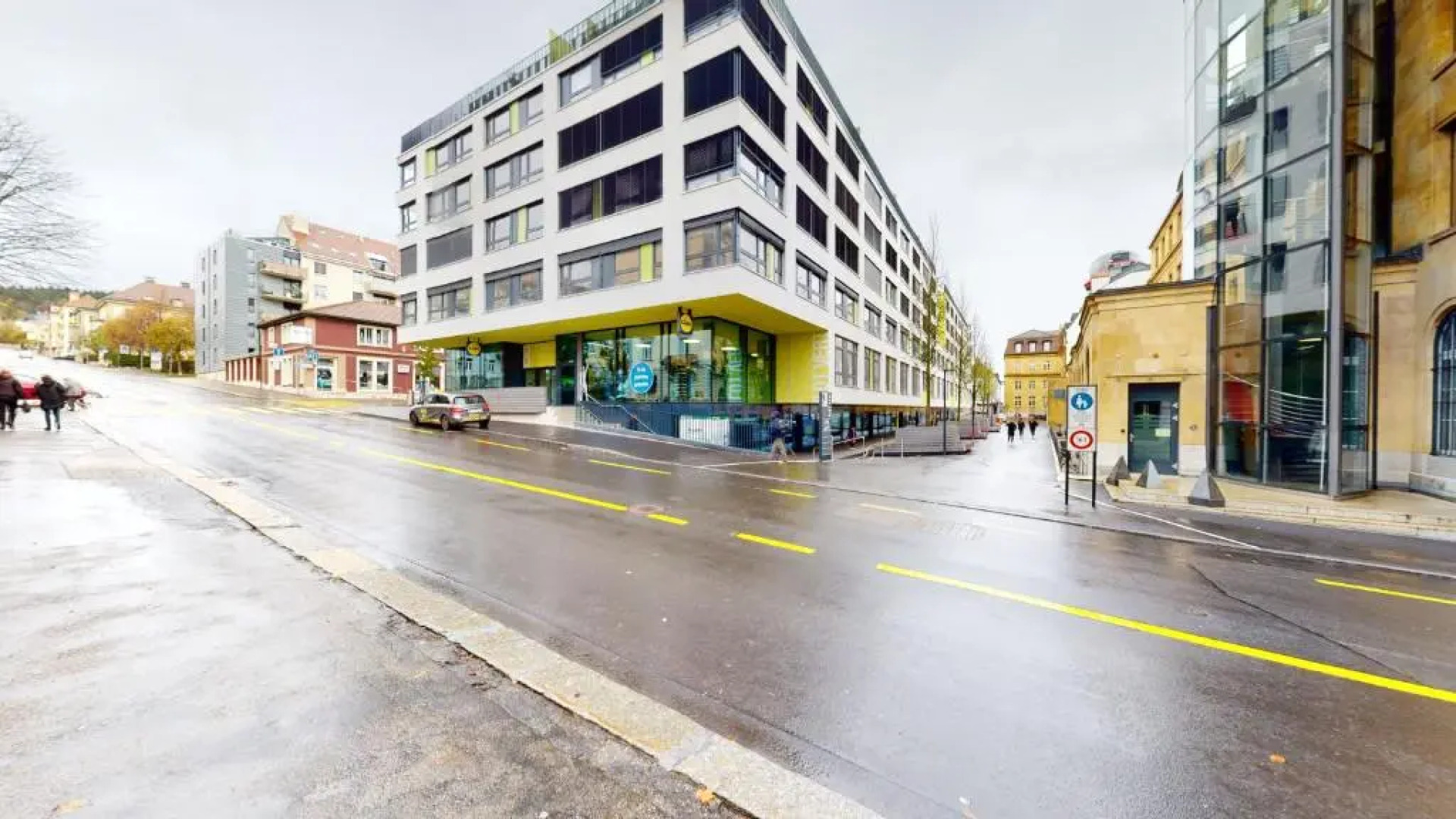 Sublime contemporary apartment in the city centre