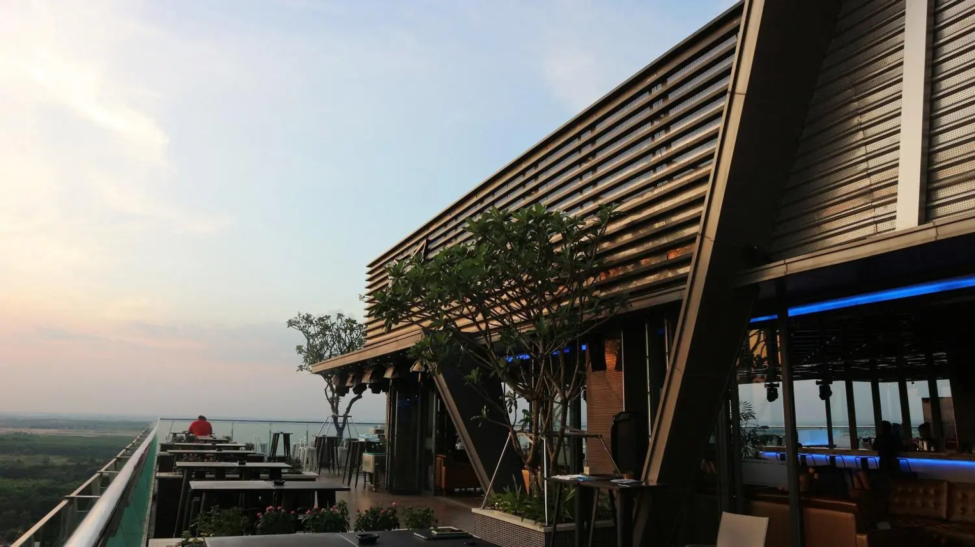 The Mira Central Park Hotel