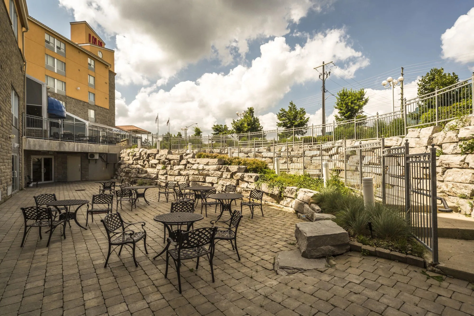 Monte Carlo Inn & Suites Downtown Markham