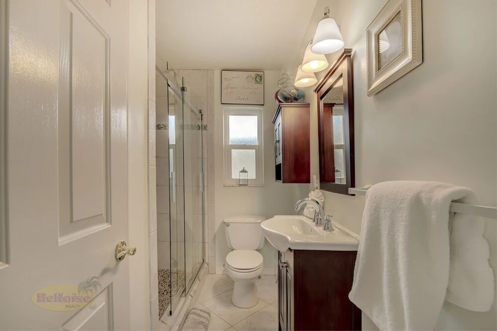Water Lover's Paradise - Weekly Rental 2 Bedroom Home by Redawning