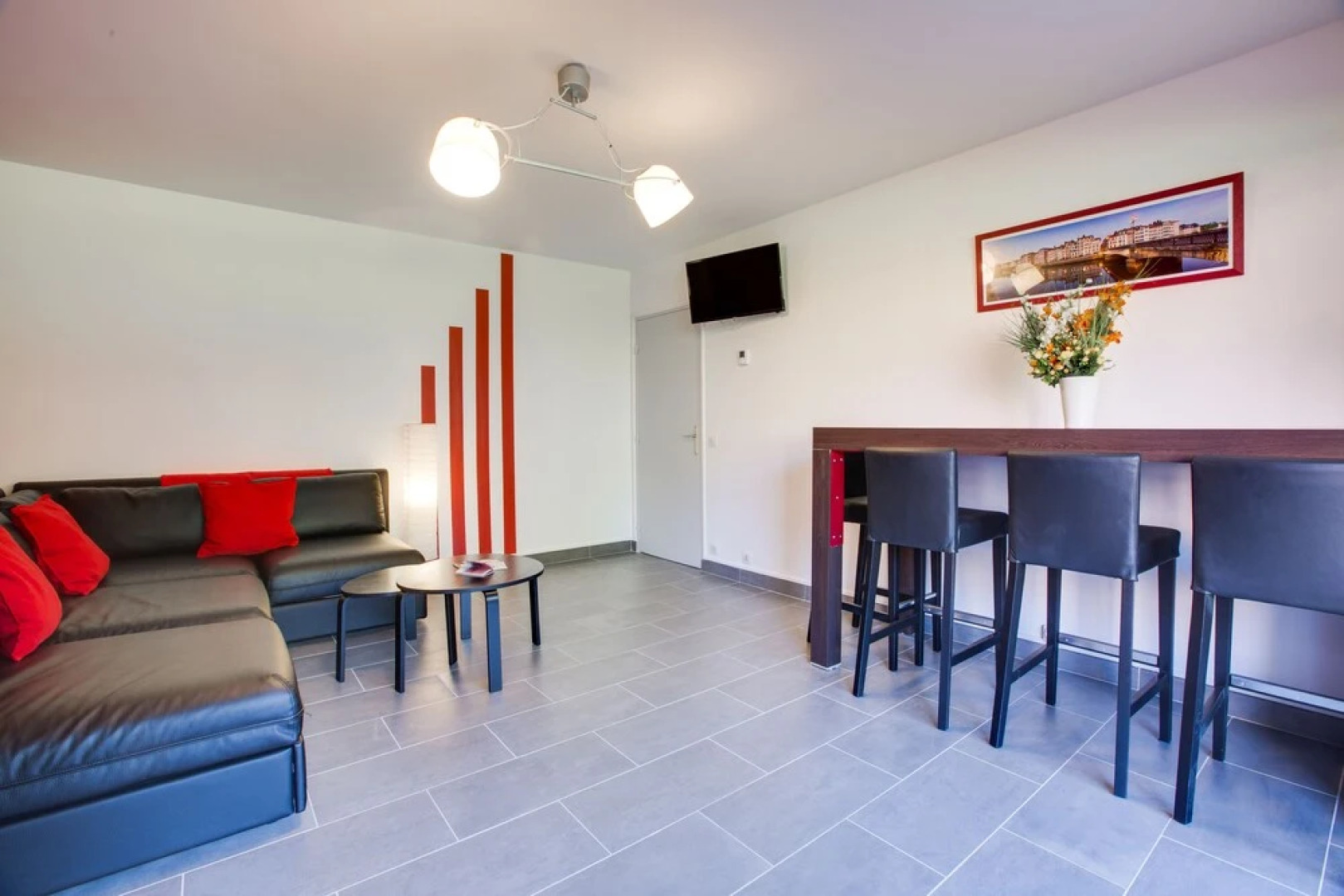 Le super privé: T2 refait à neuf avec parking