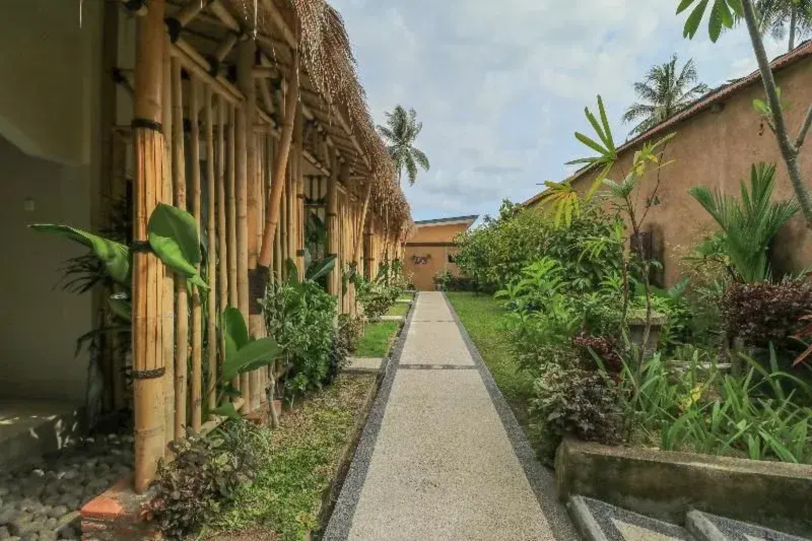 Senggigi Cottages Lombok by ZUZU