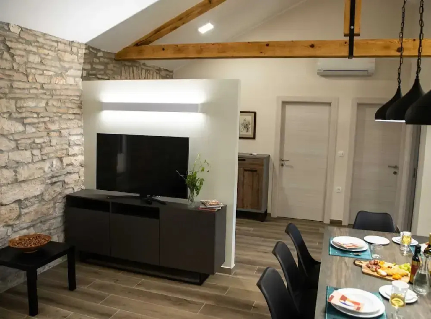 The Poolside Stone House in Bale