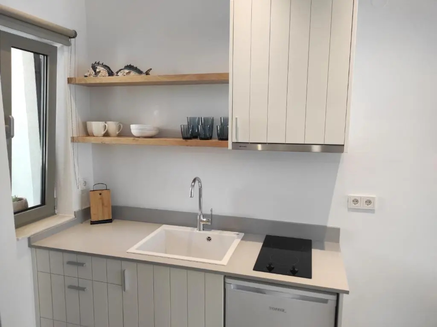 Melissa Apartments, Studios & Suites