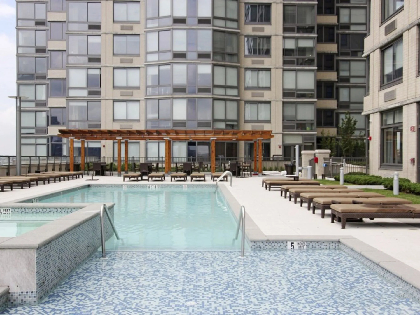 Global Luxury Suites Downtown Jersey City