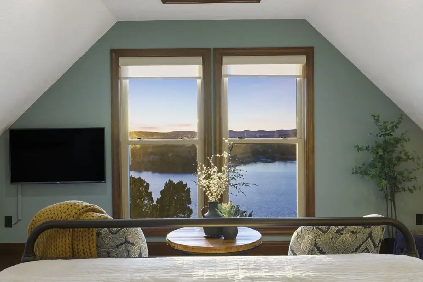 Table Rock Manor at Whitefish Bay