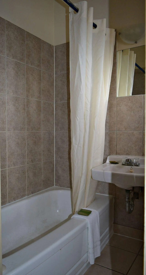 Centre Suites Inns Motel