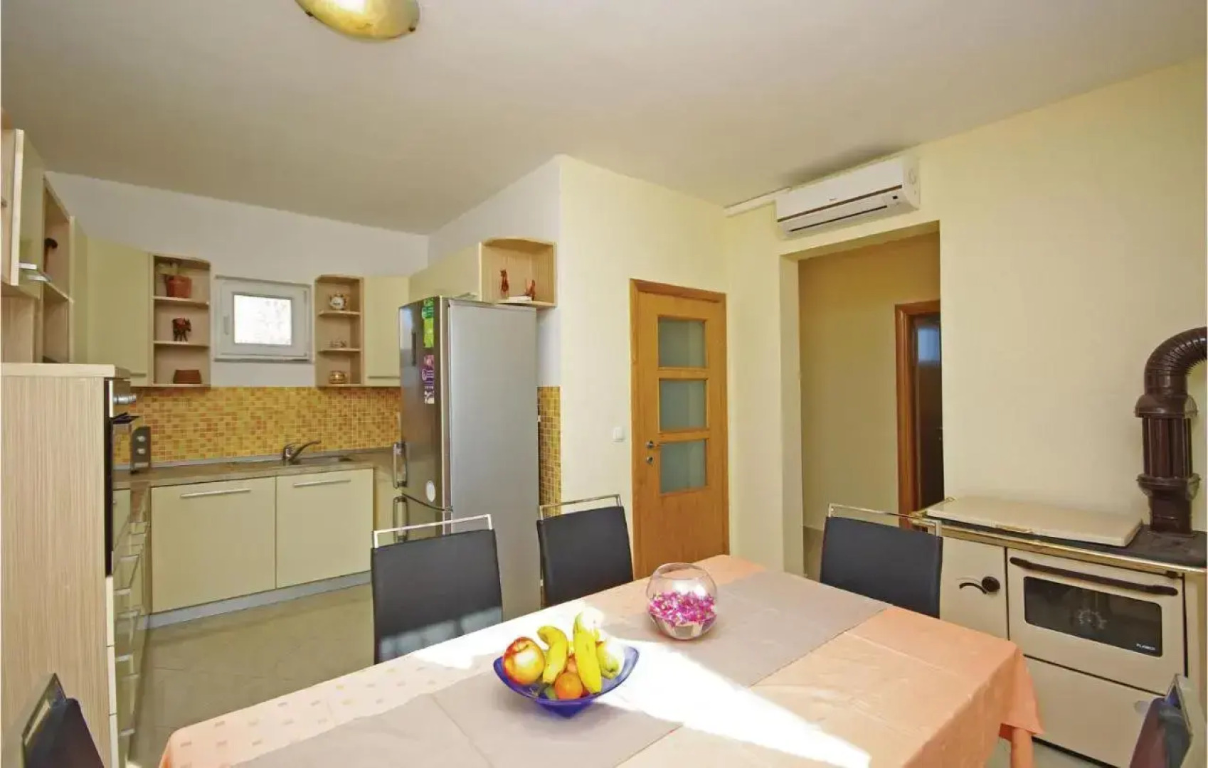 Holiday Home Kresevo with Fireplace 11