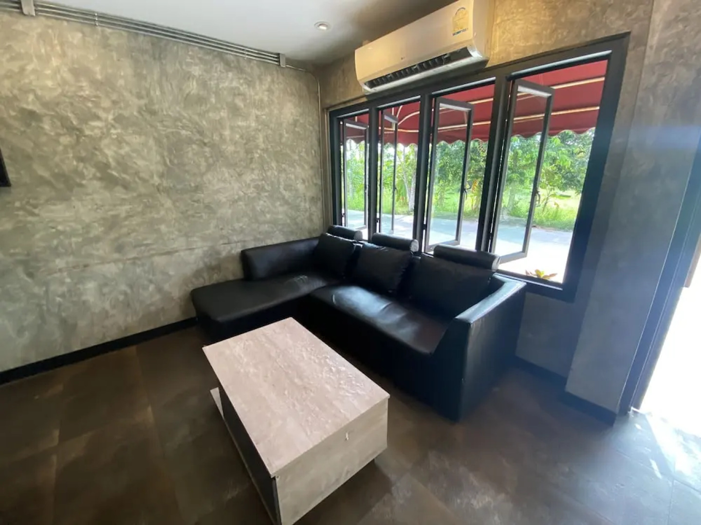 RoomQuest Chonburi Laem Chabang