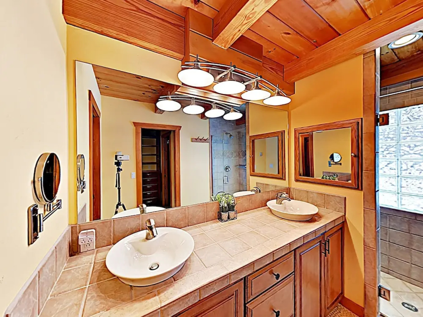 New Listing! Huge Lake-view Haven W/ 2-car Garage 3 Bedroom Cottage