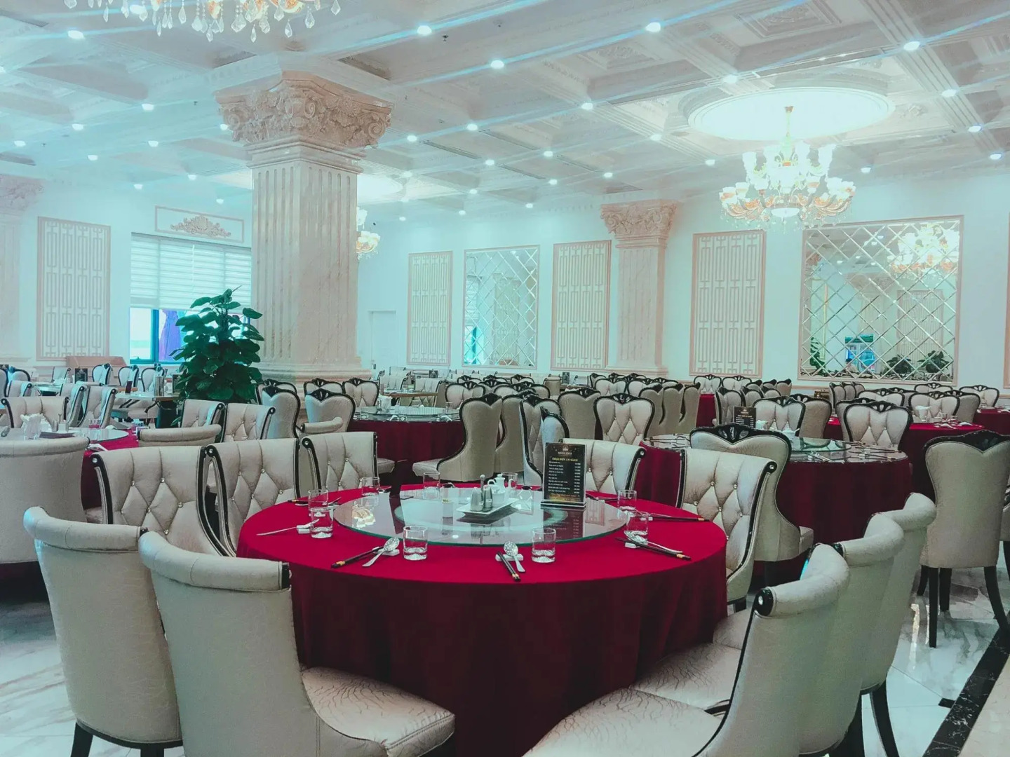 Minh Phu Diamond Palace hotel