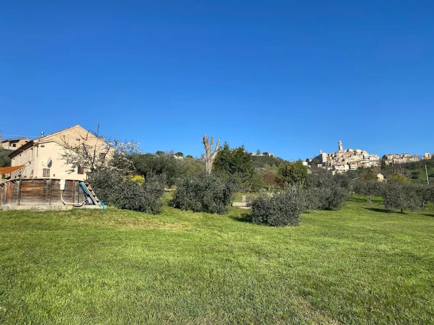 Charming 2-bed Apartment in Petritoli