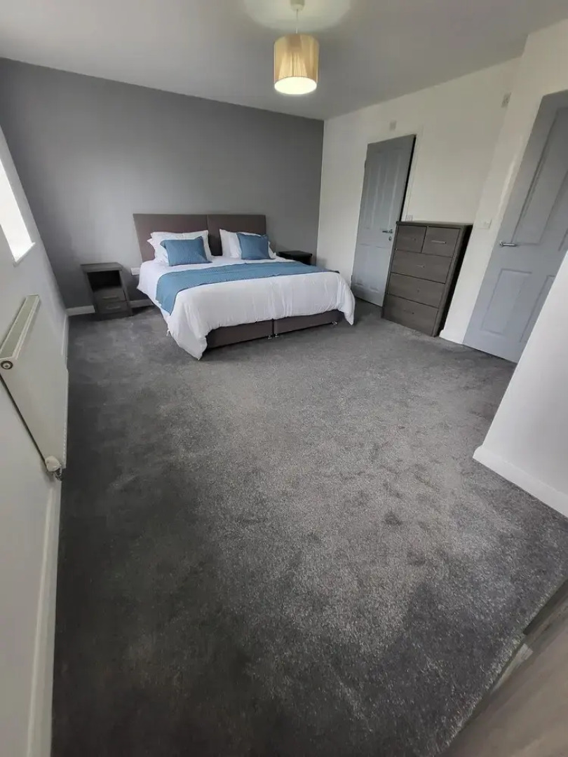 4 Bedroom Home Tameside, Grt Manchester Sleeps 7