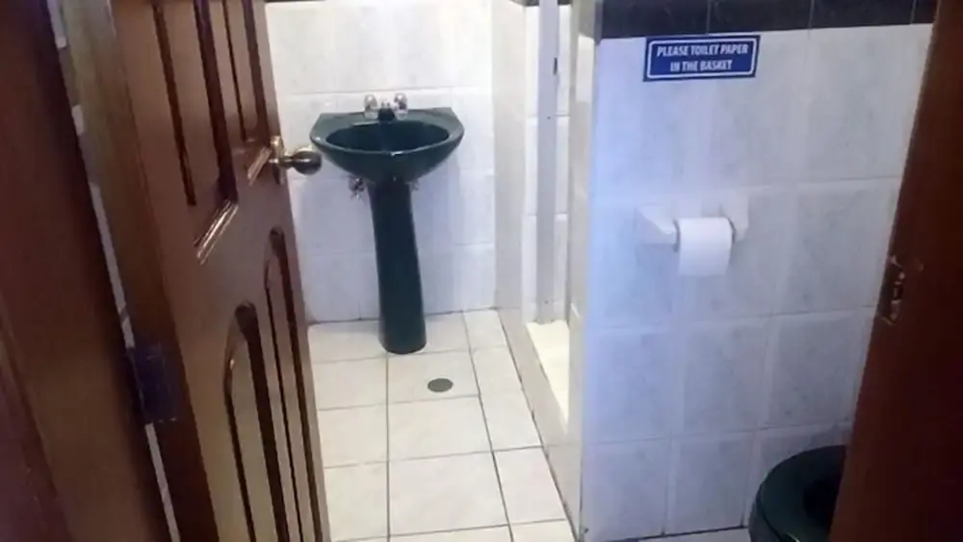 The Quito Guest House with Yellow Balconies