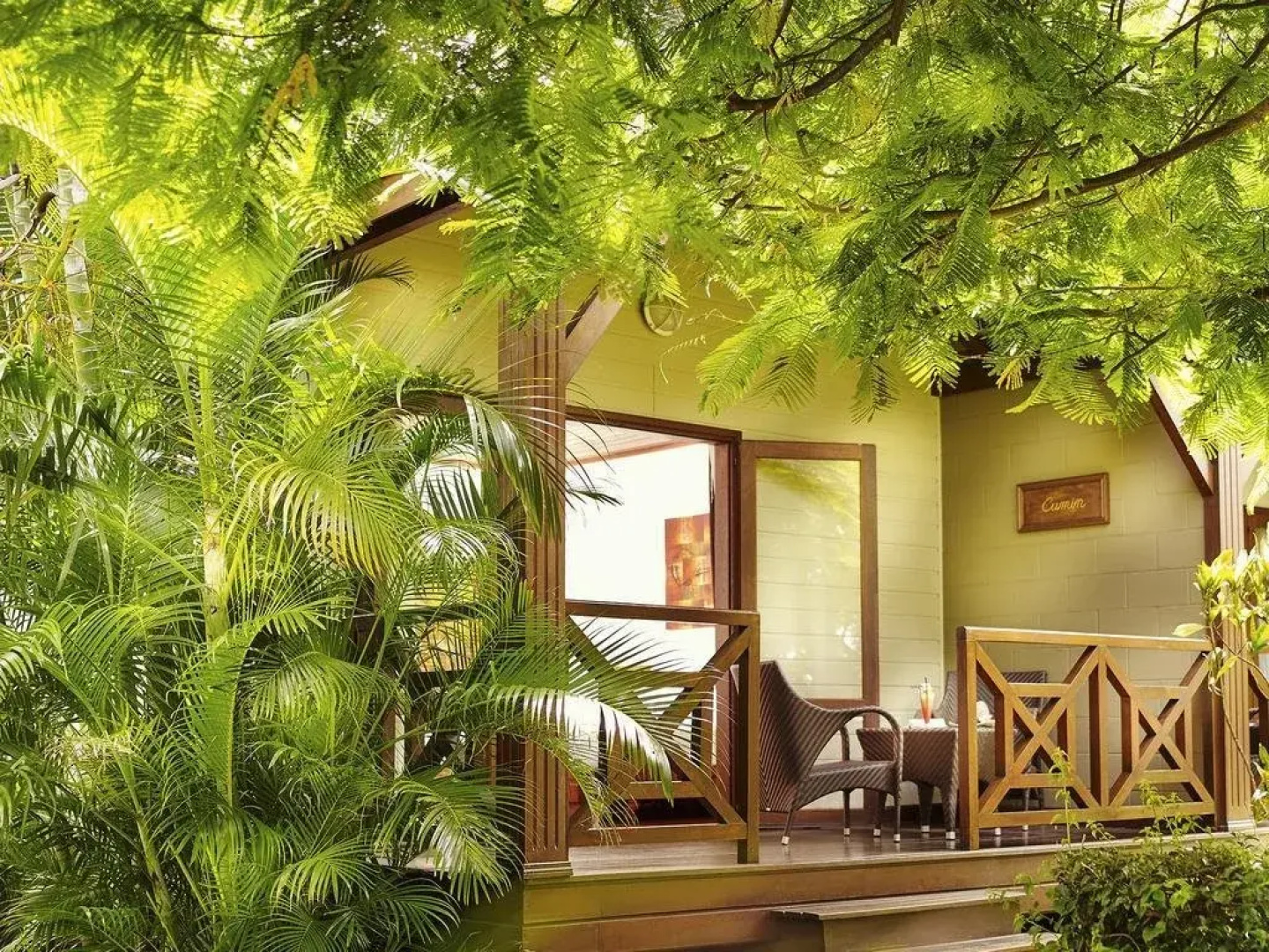 Iloha Seaview Hotel
