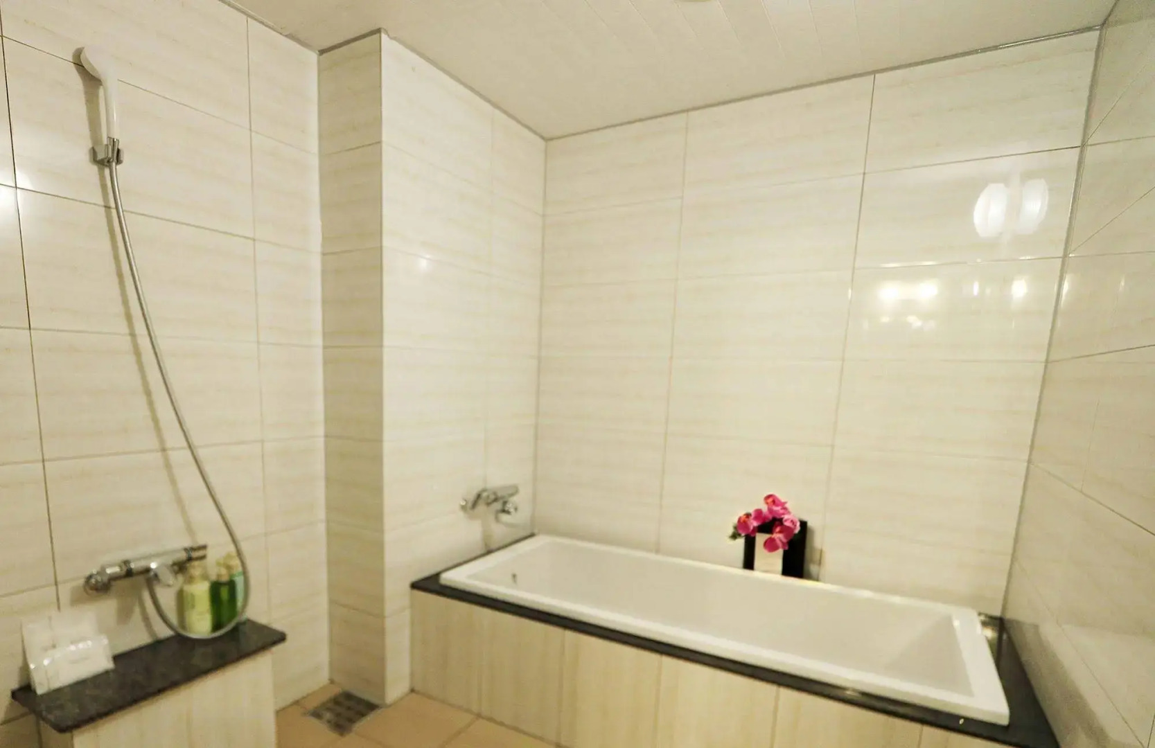 Hotel Kanade Osaka Namba