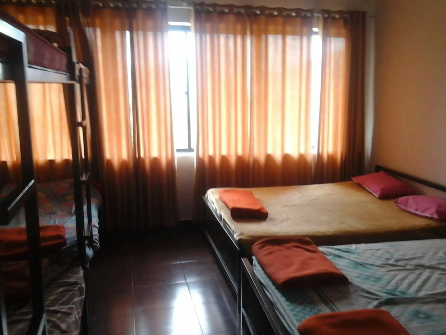 Globe Trotting Holidays Inn