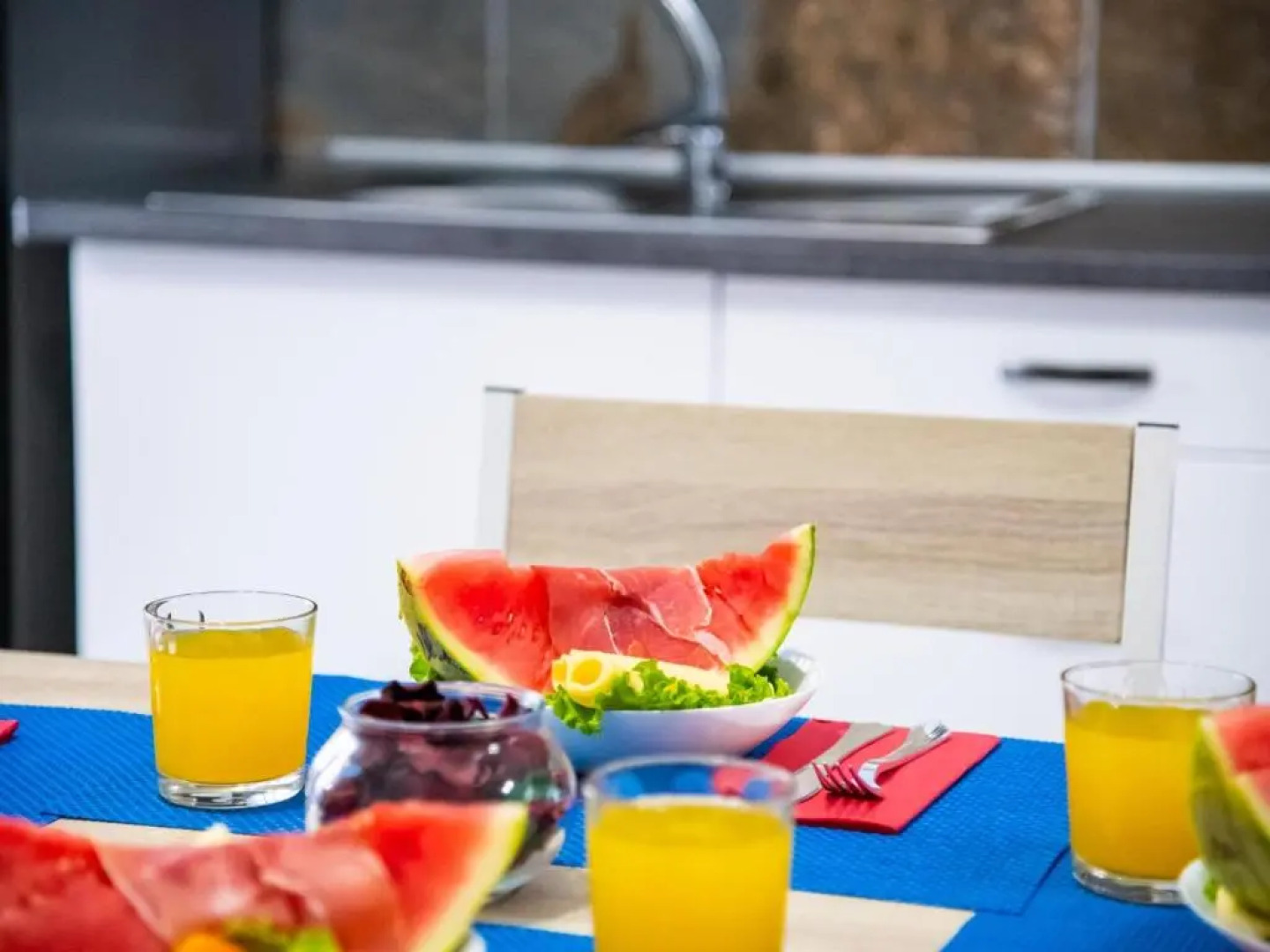 1 THE HOUSE of RISING SUN