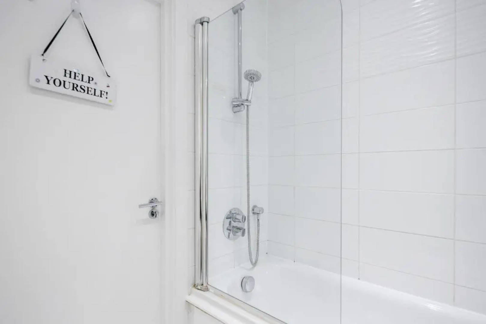 2-bed Apartment Near Basildon Train Station