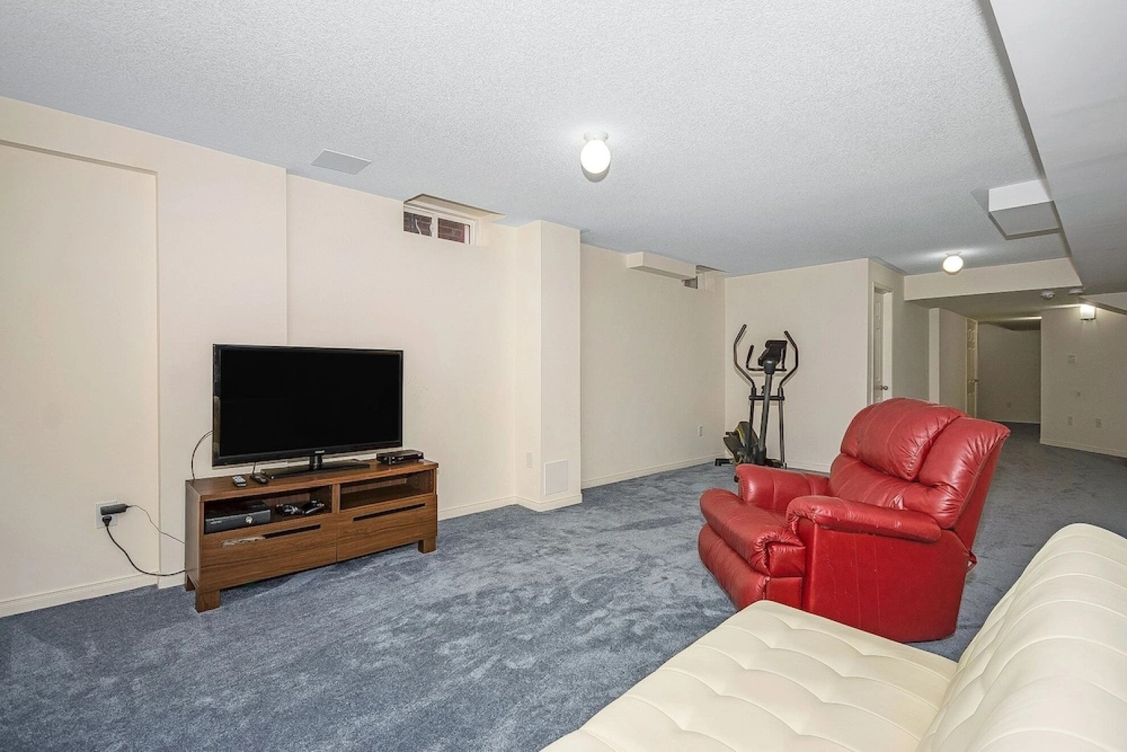 4 bdrms Milton near Toronto and Niagara