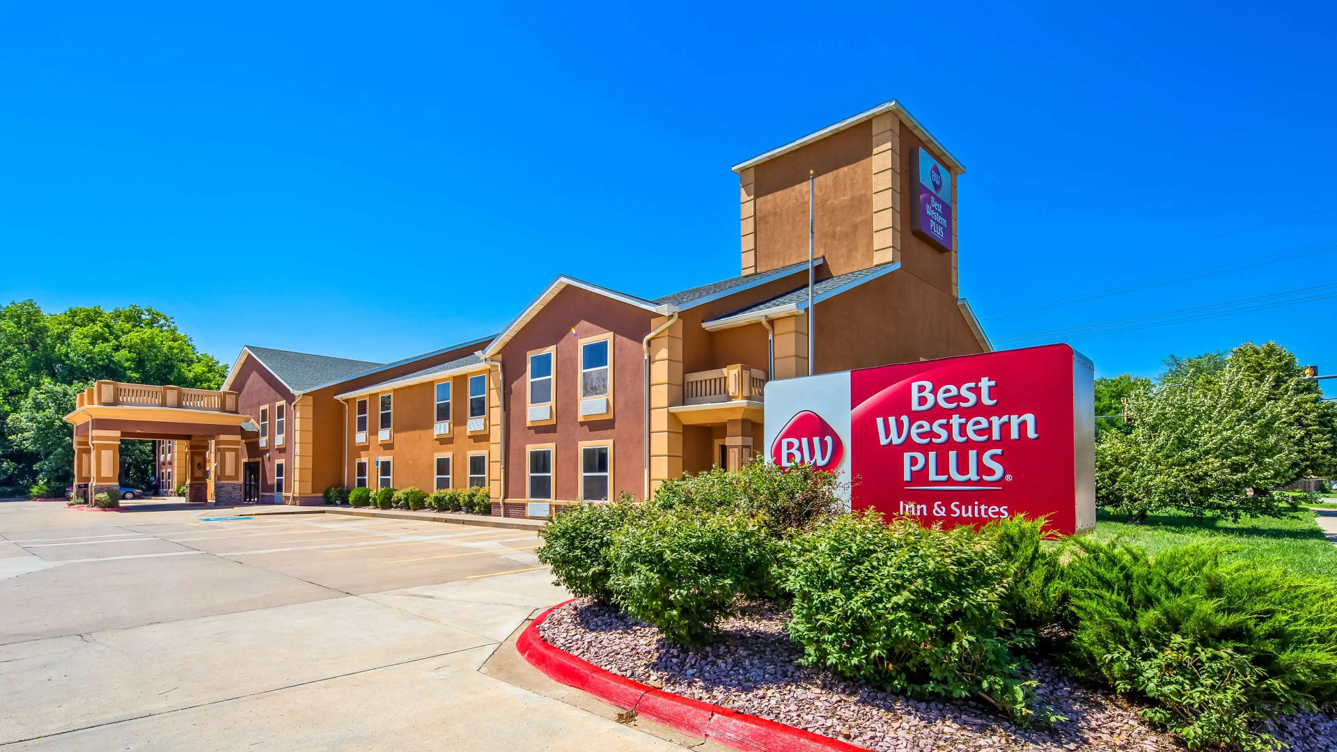 Best Western Plus Midwest Inn & Suites
