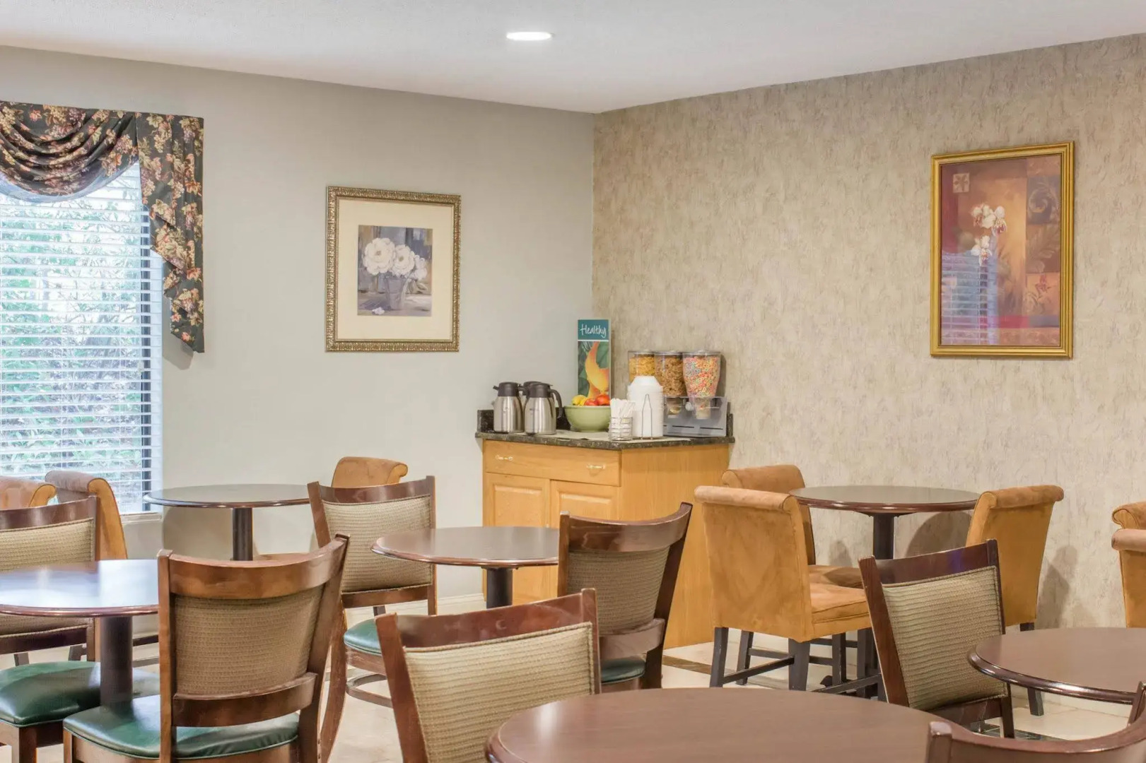 Econo Lodge Raleigh near Walnut Creek Amphitheatre