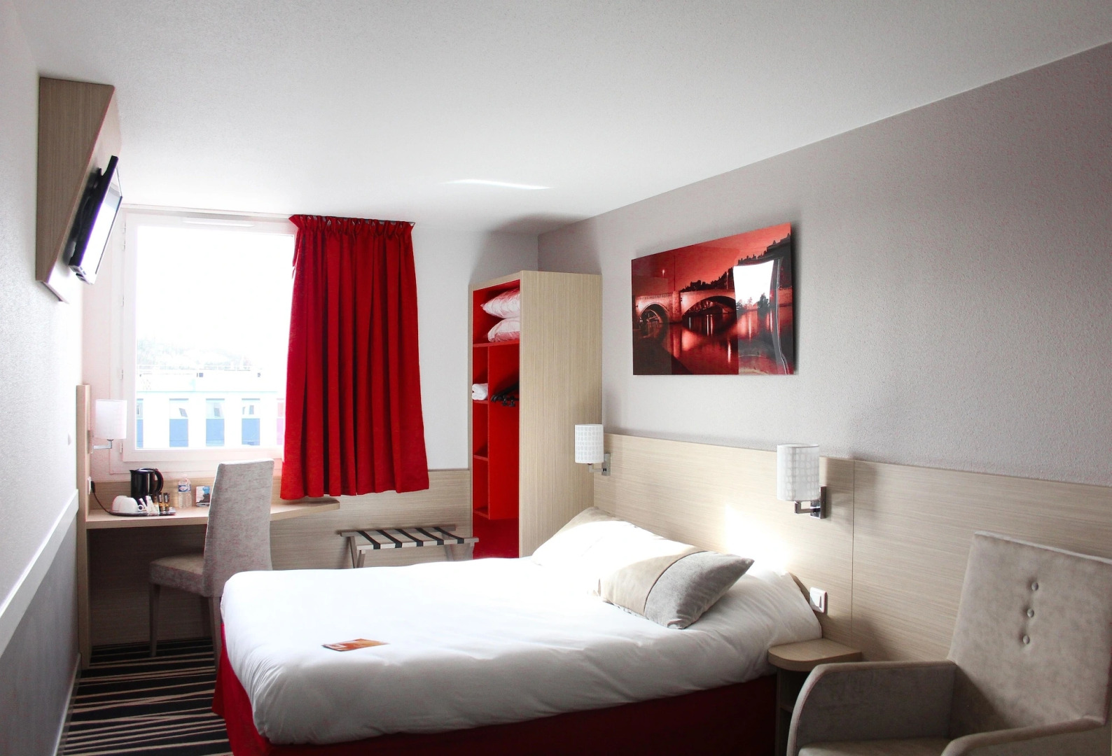 B&B HOTEL Lyon Aéroport Saint-Quentin-Fallavier