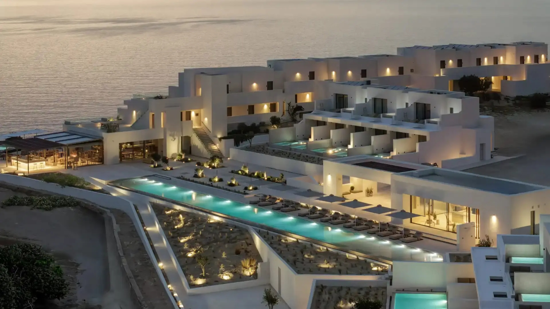 White Coast Pool Suites