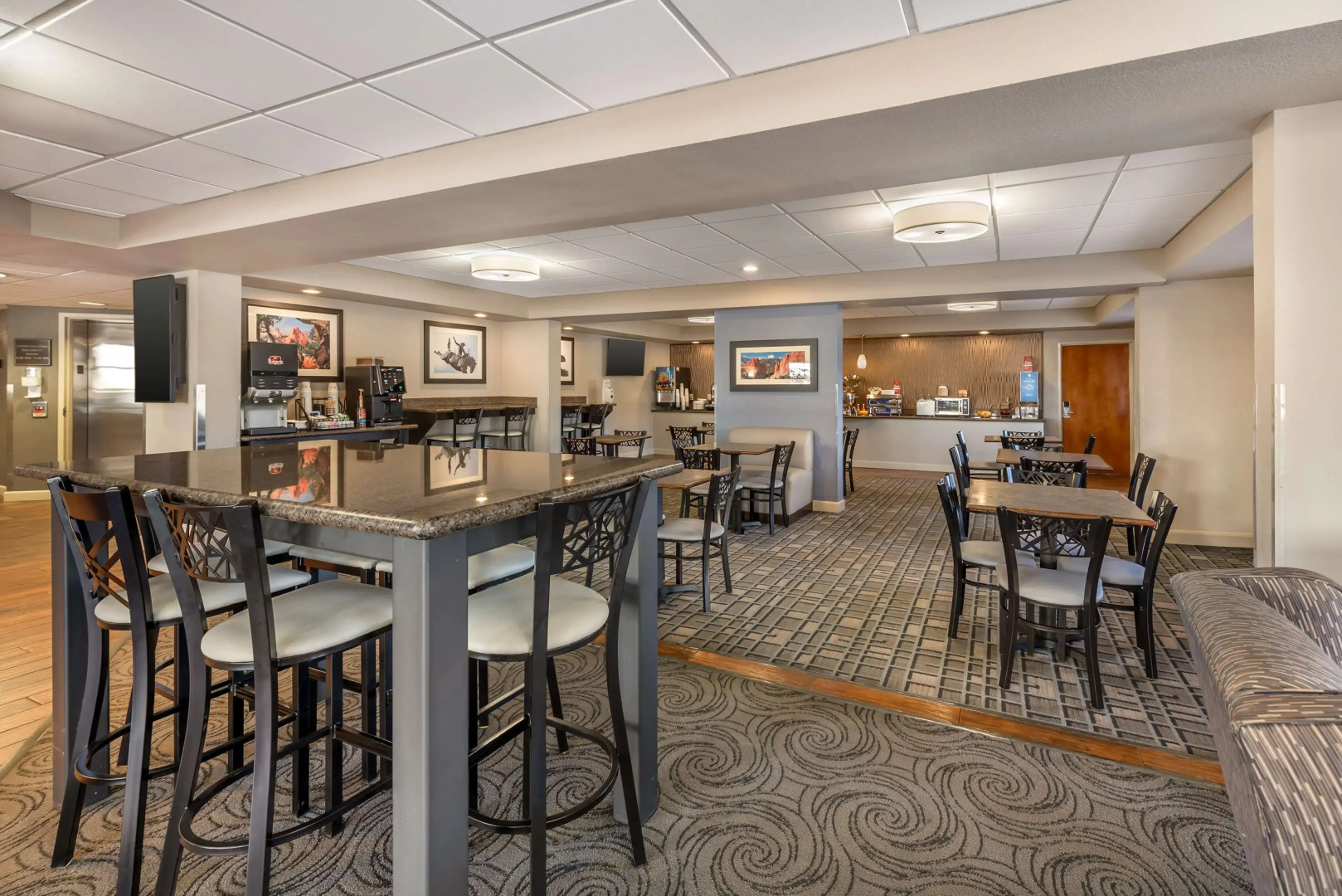 Best Western Plus Peak Vista Inn & Suites