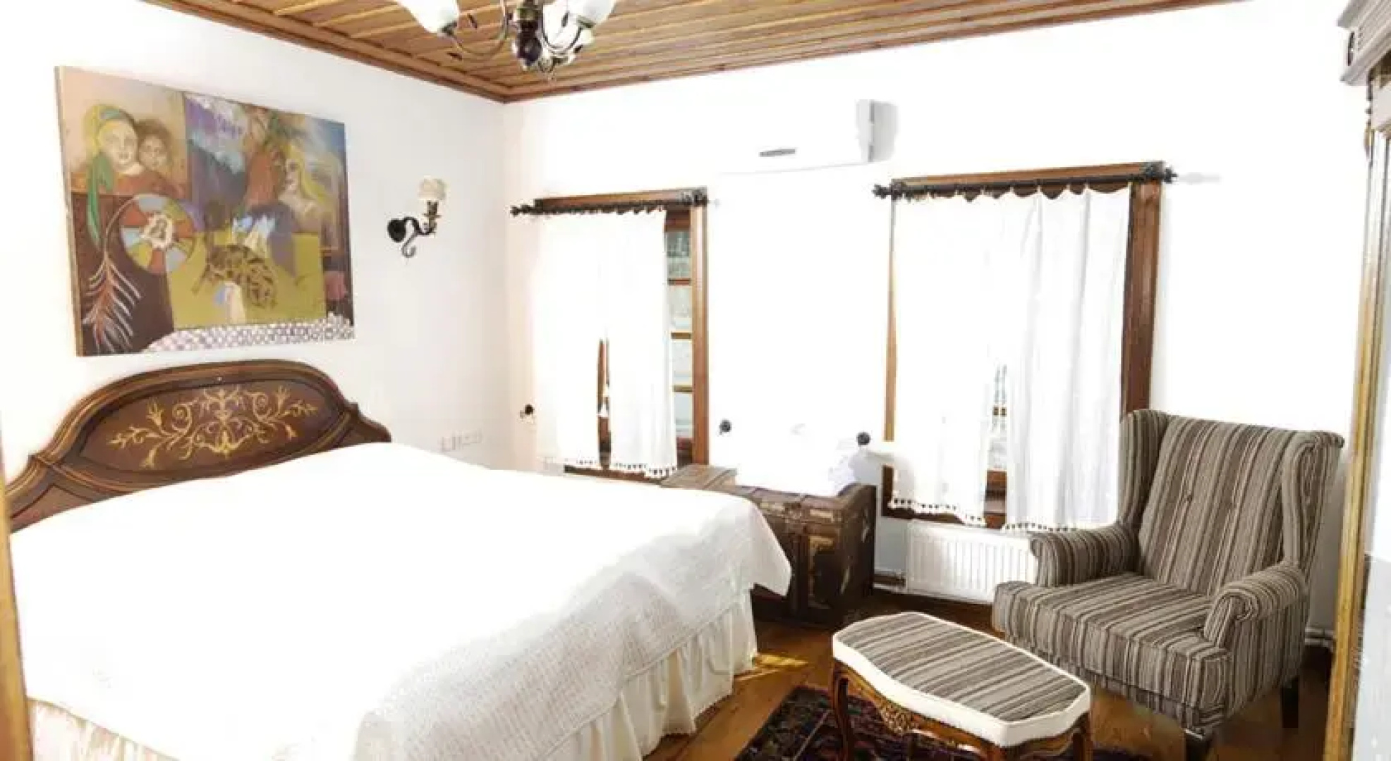 Collage House Hotel