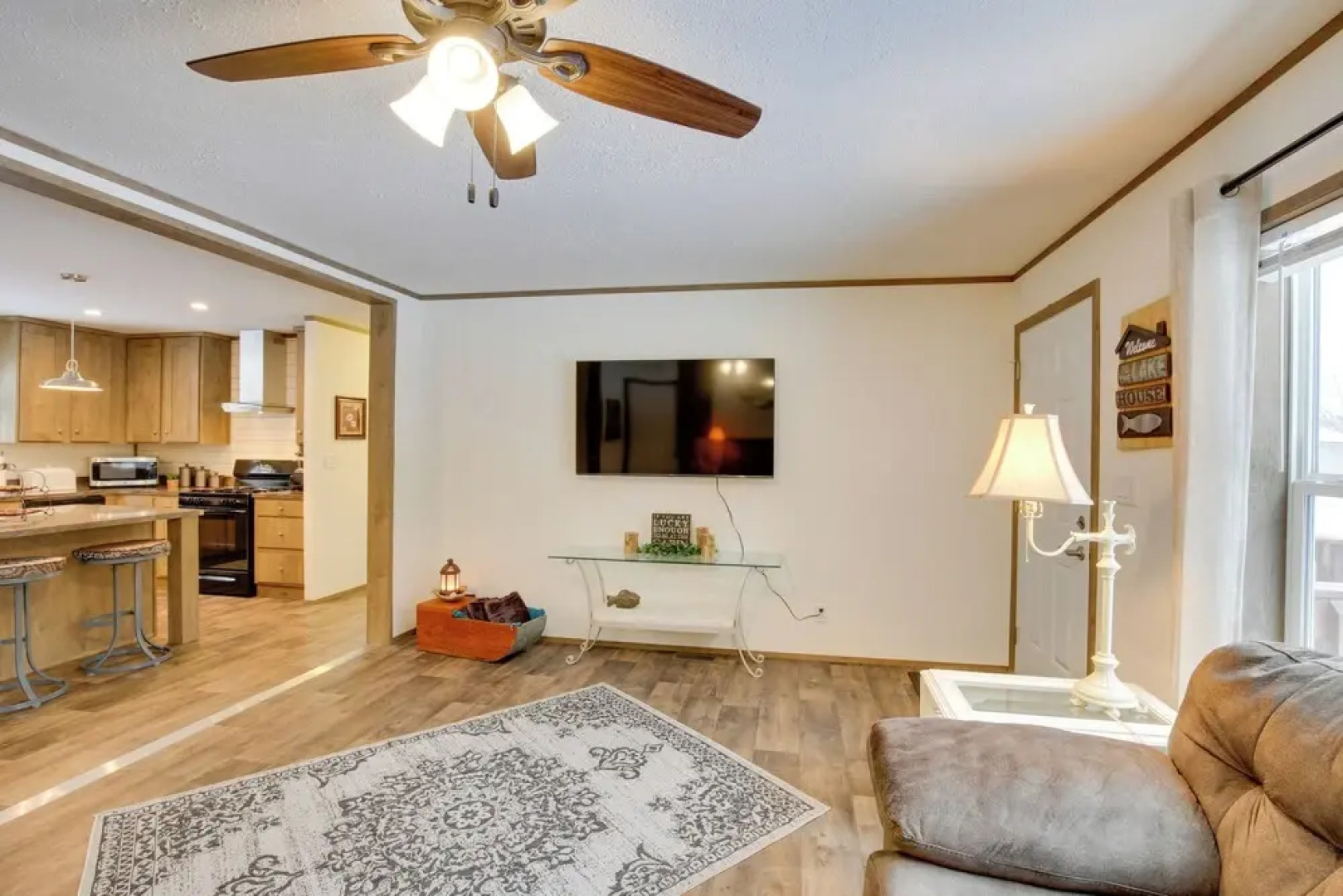 Stylish Chetek Hideaway w/ Lake + Dock Access!