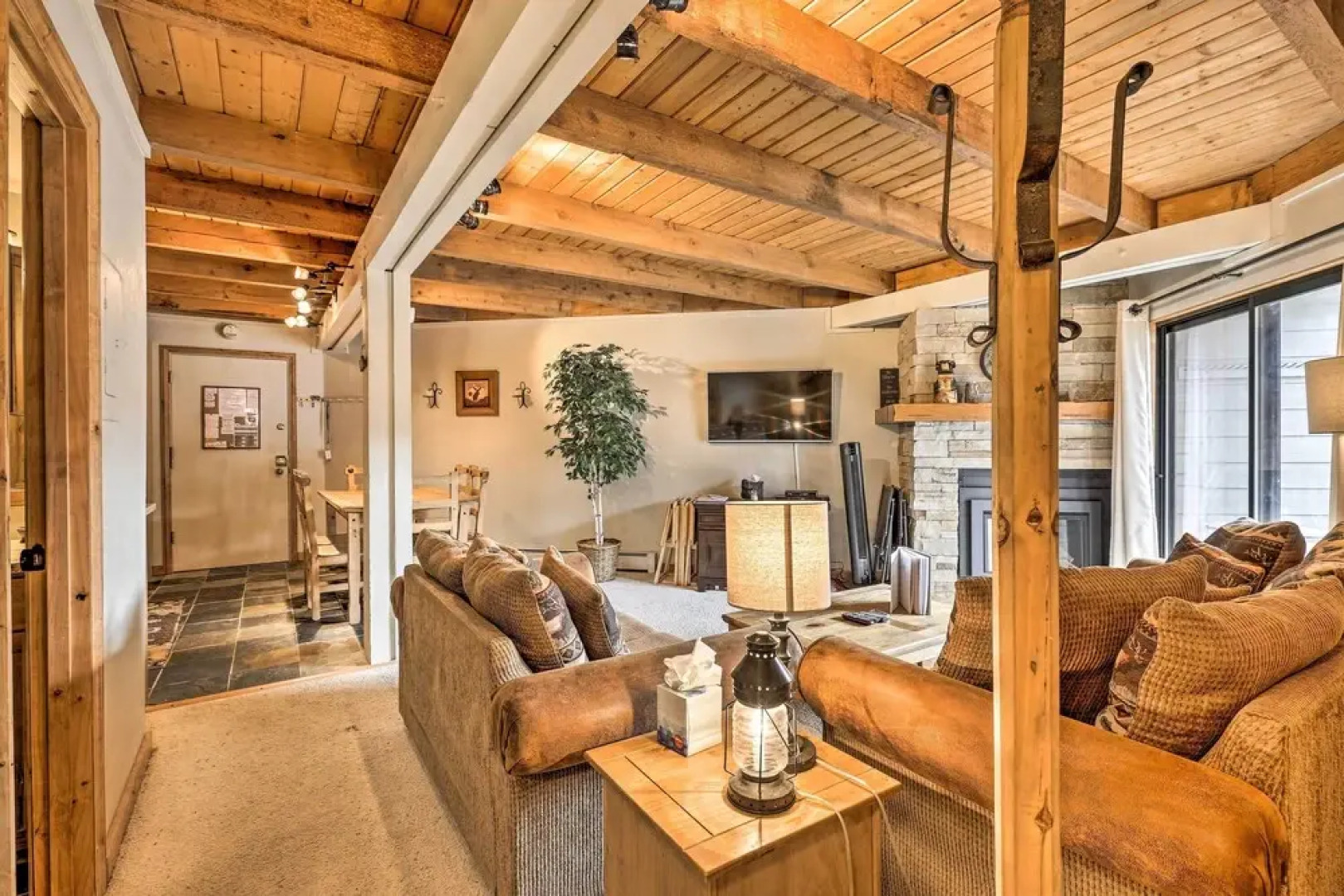 Ski & Hike: Mtn-view Condo in Silverthorne!