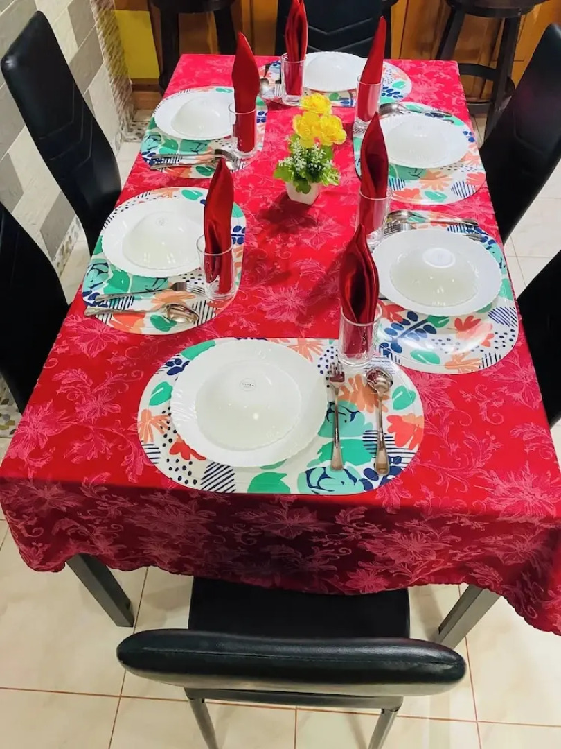 Len's Staycation 3bdr-2br-downstairs ,netflix&wifi