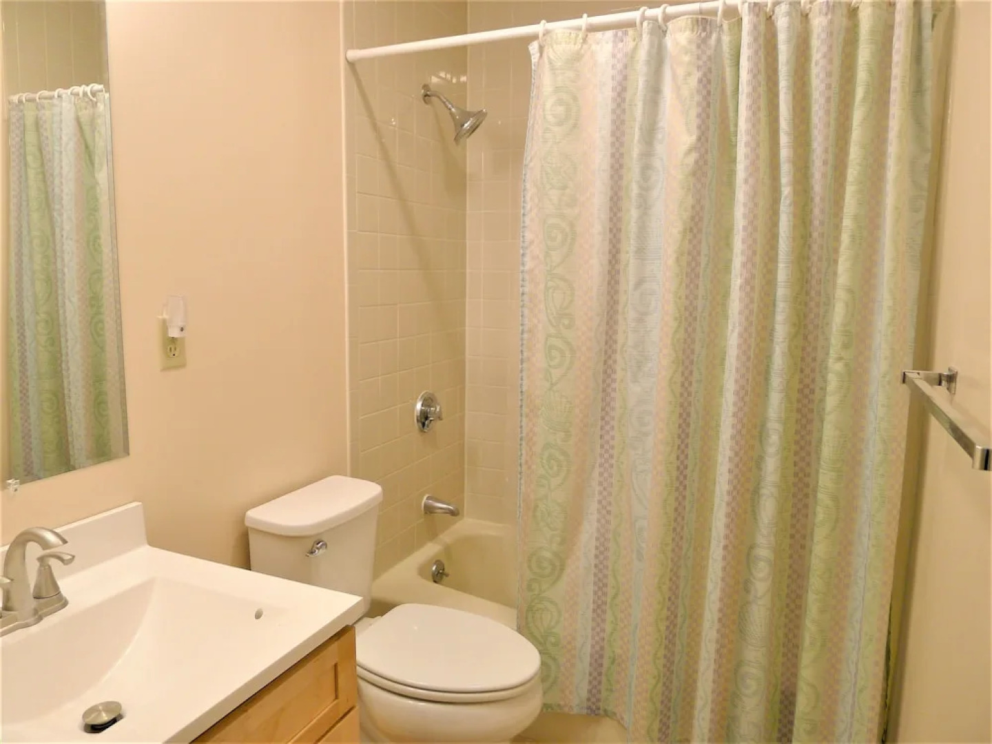 51 Middlecott - 2 Bedroom Condo
