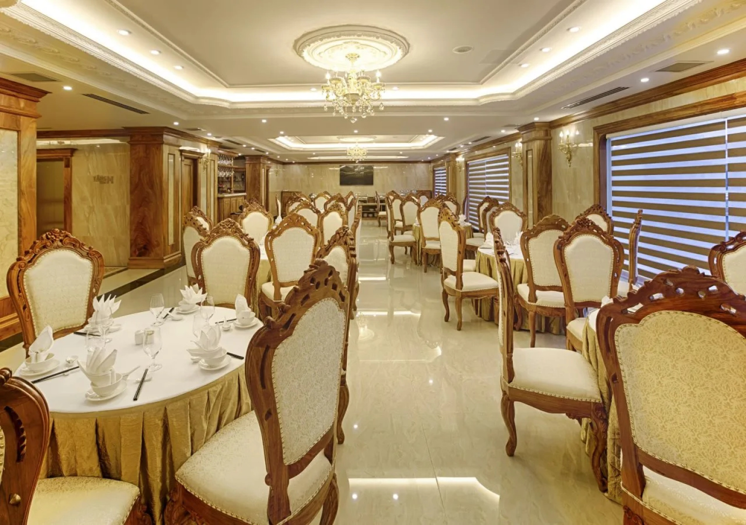 Riverside Hotel