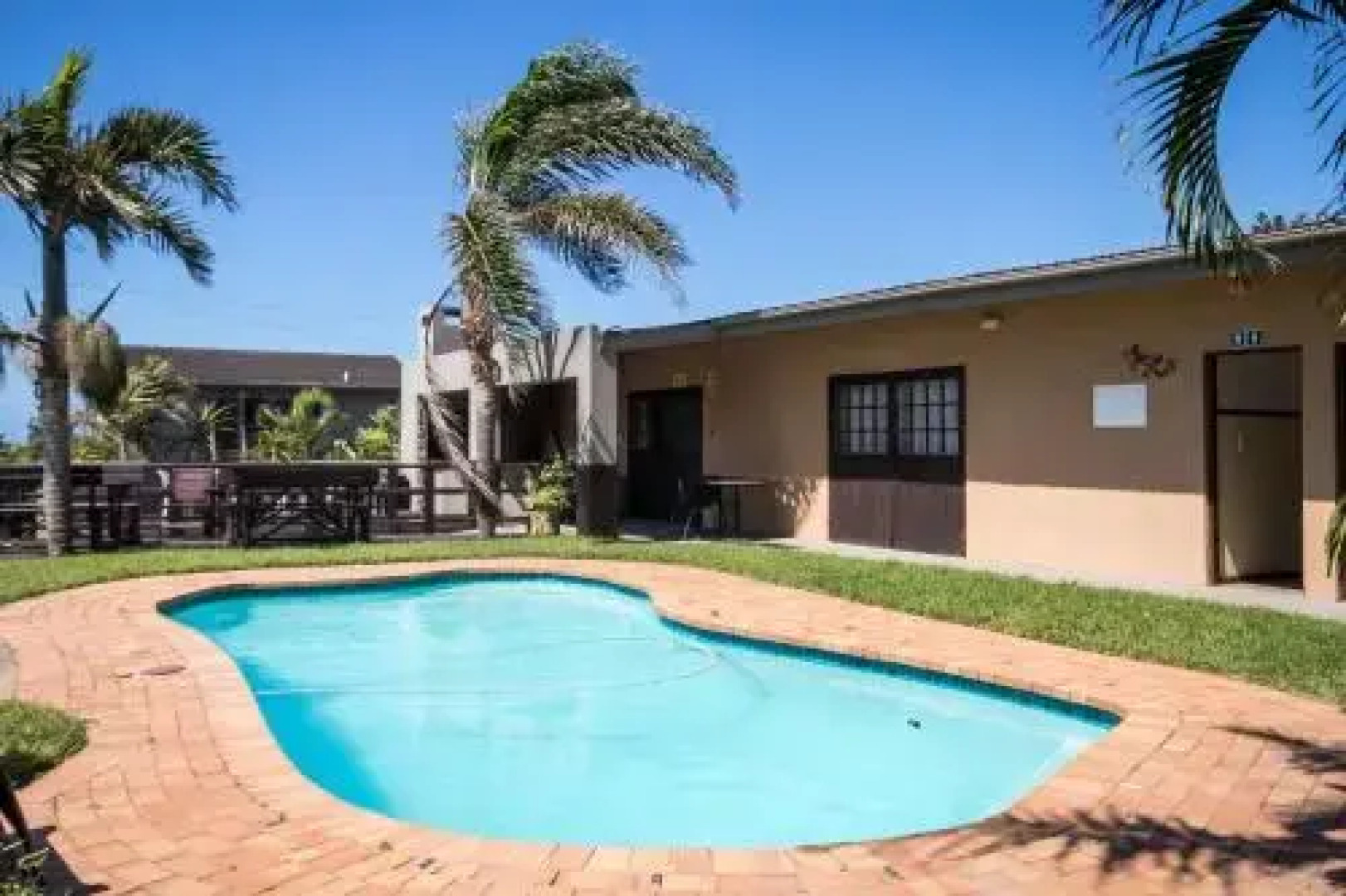 Khaya La Manzi Guest Lodge