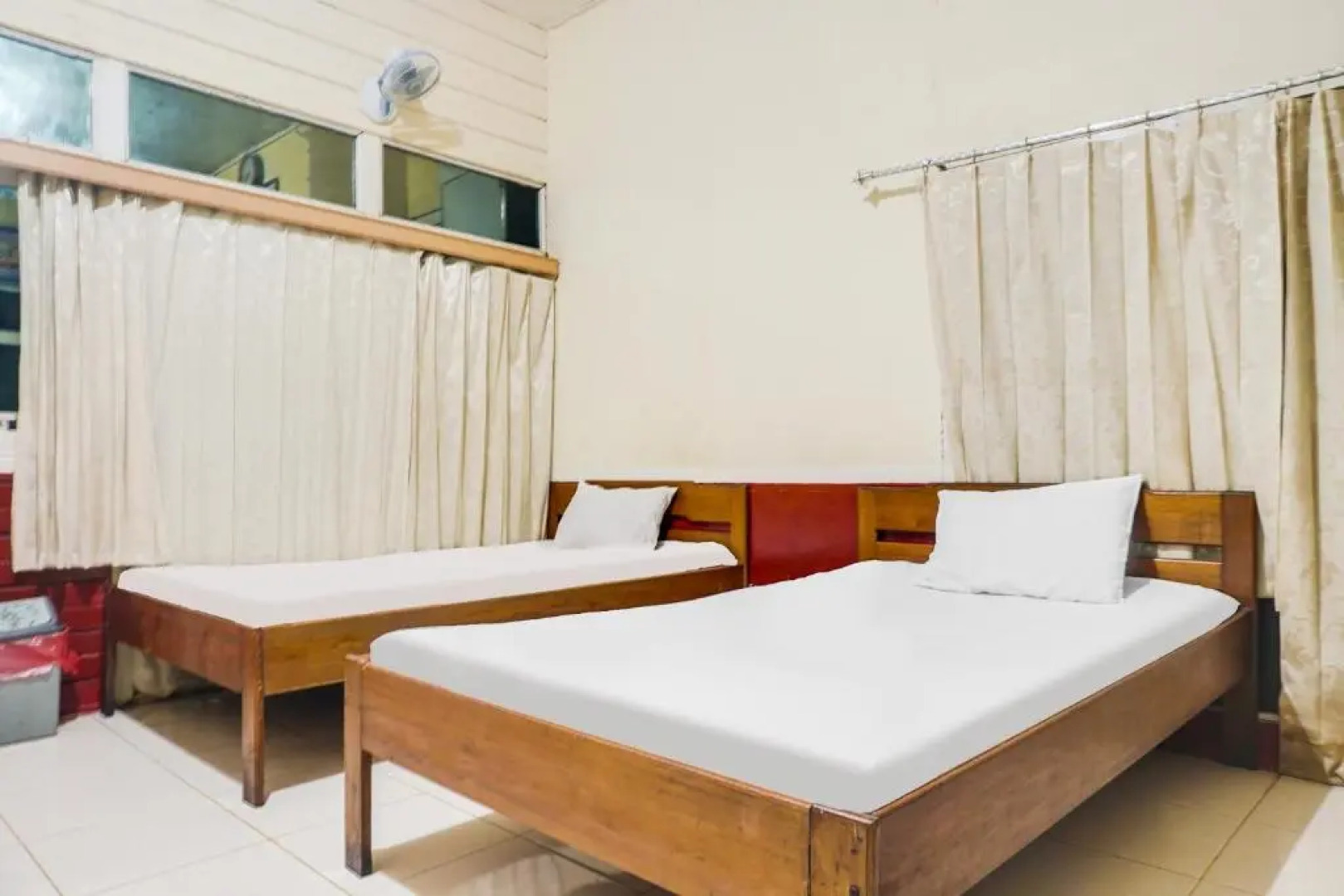 Hotel O Anggrek Daqu Syariah Kapuas