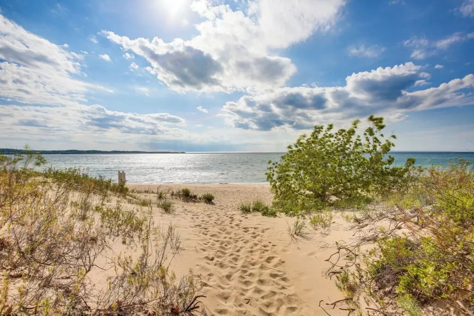 Glen Arbor Riverfront Retreat: Steps to Beach!