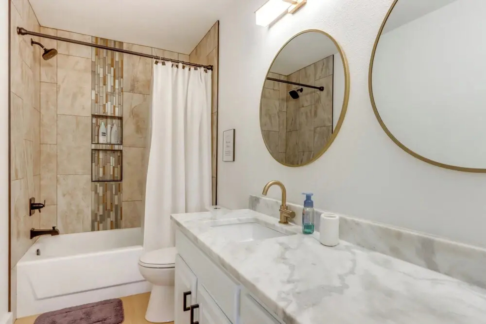 Half-mi to Grand Lake & Marina: Monkey Island Home