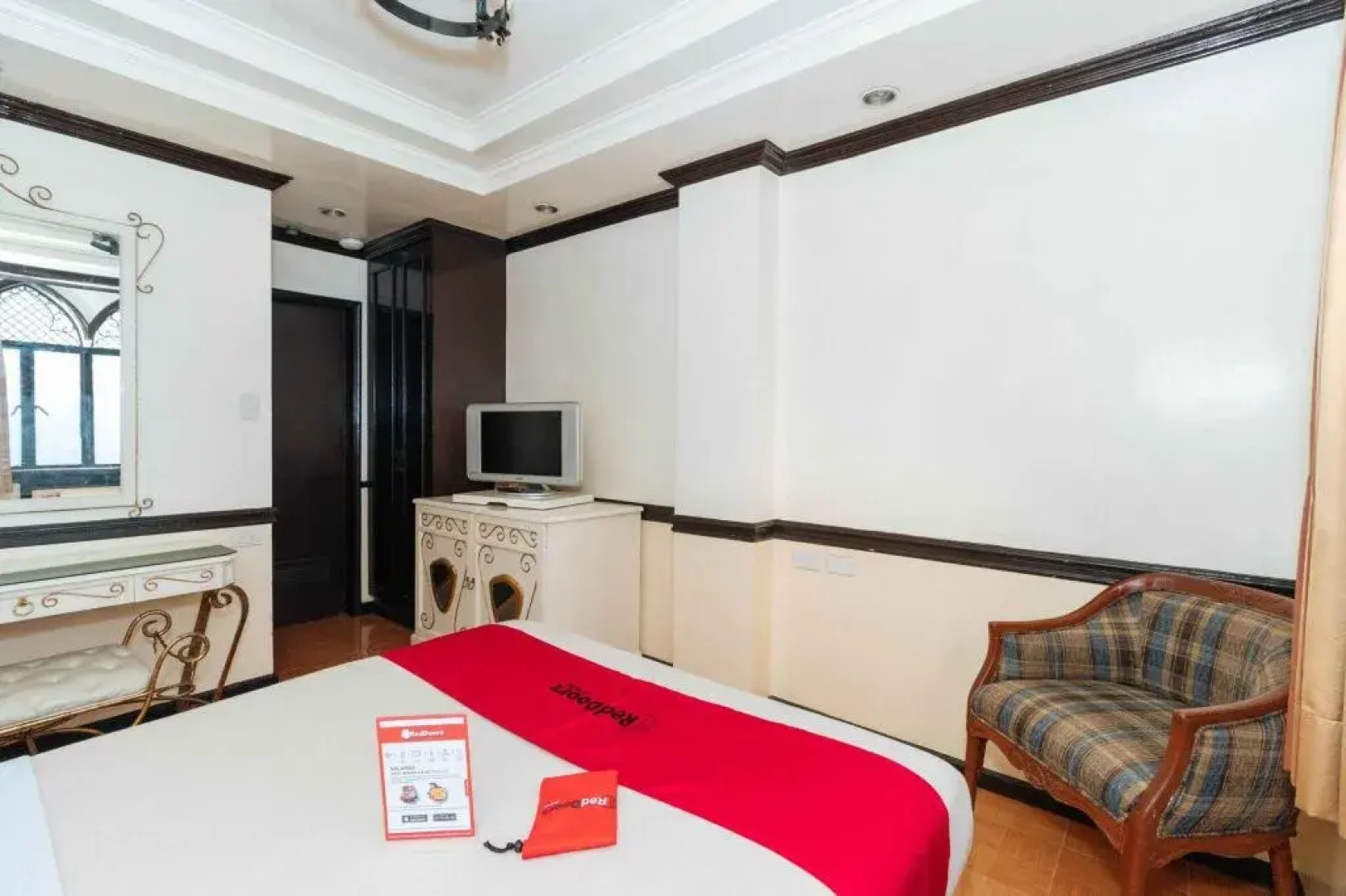 RedDoorz Plus @ Mother Ignacia Quezon City