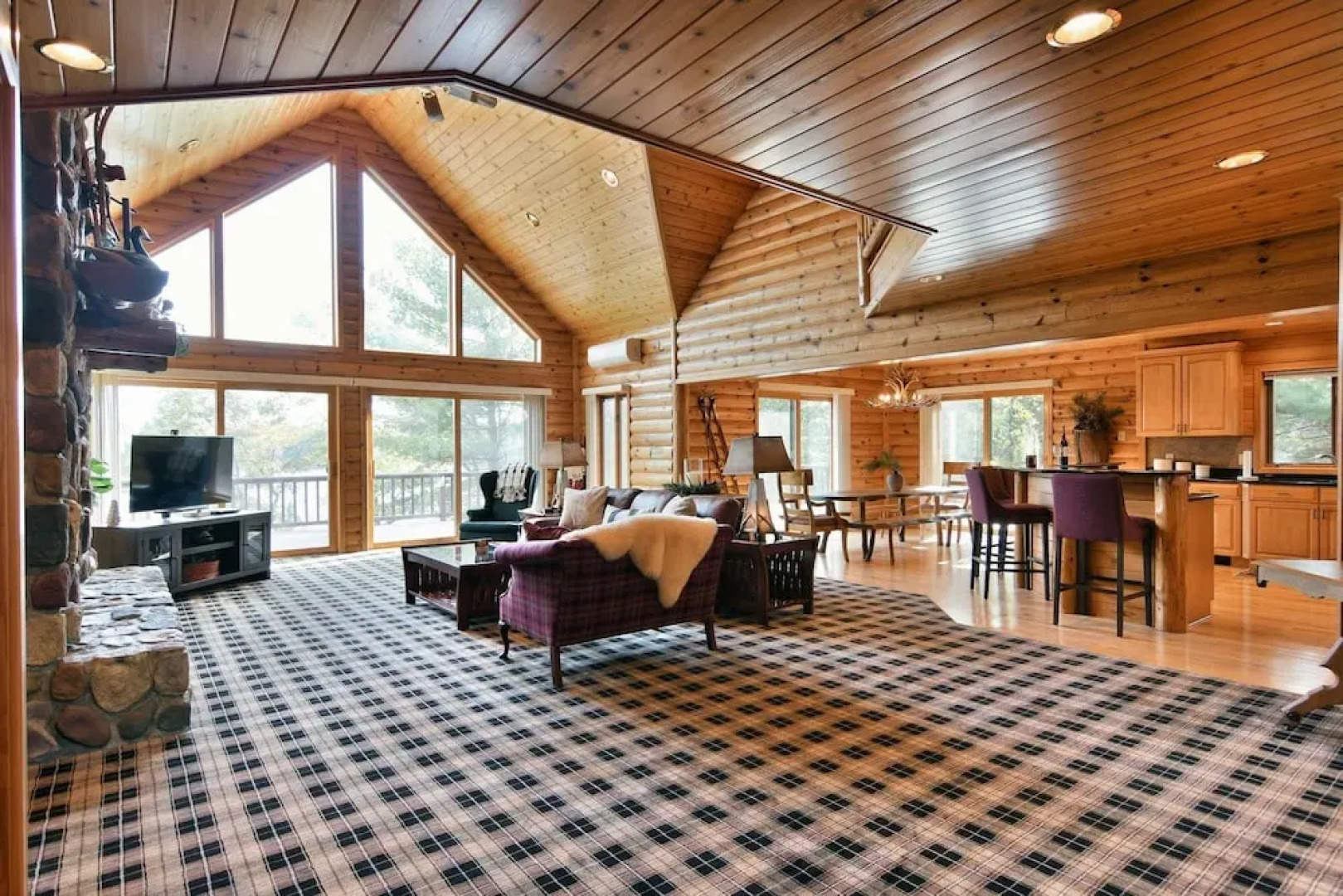 Majestic Moose Lodge 5 Bedroom Home by RedAwning