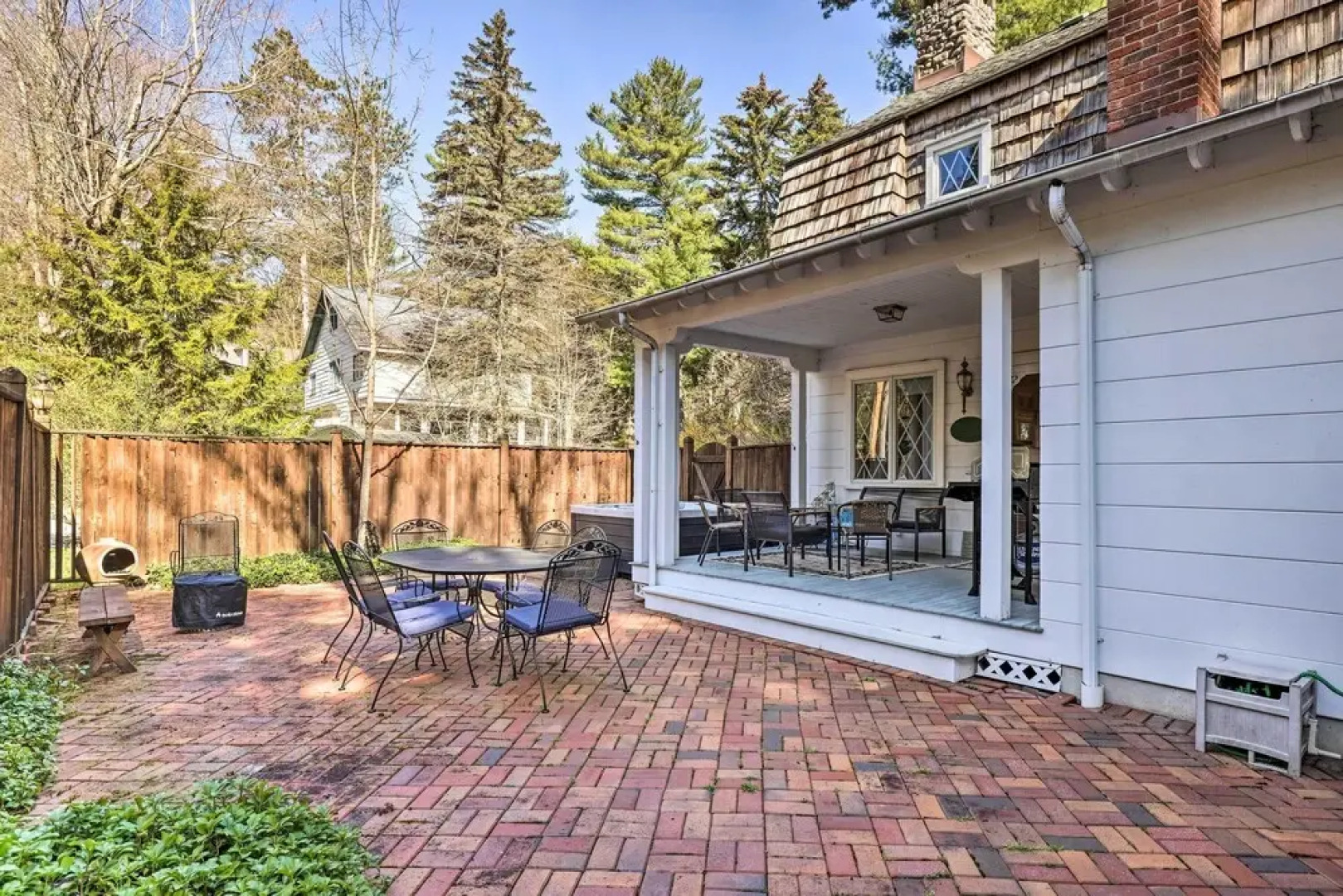 Family-friendly Getaway - 1 Mi to Pocono Lake!