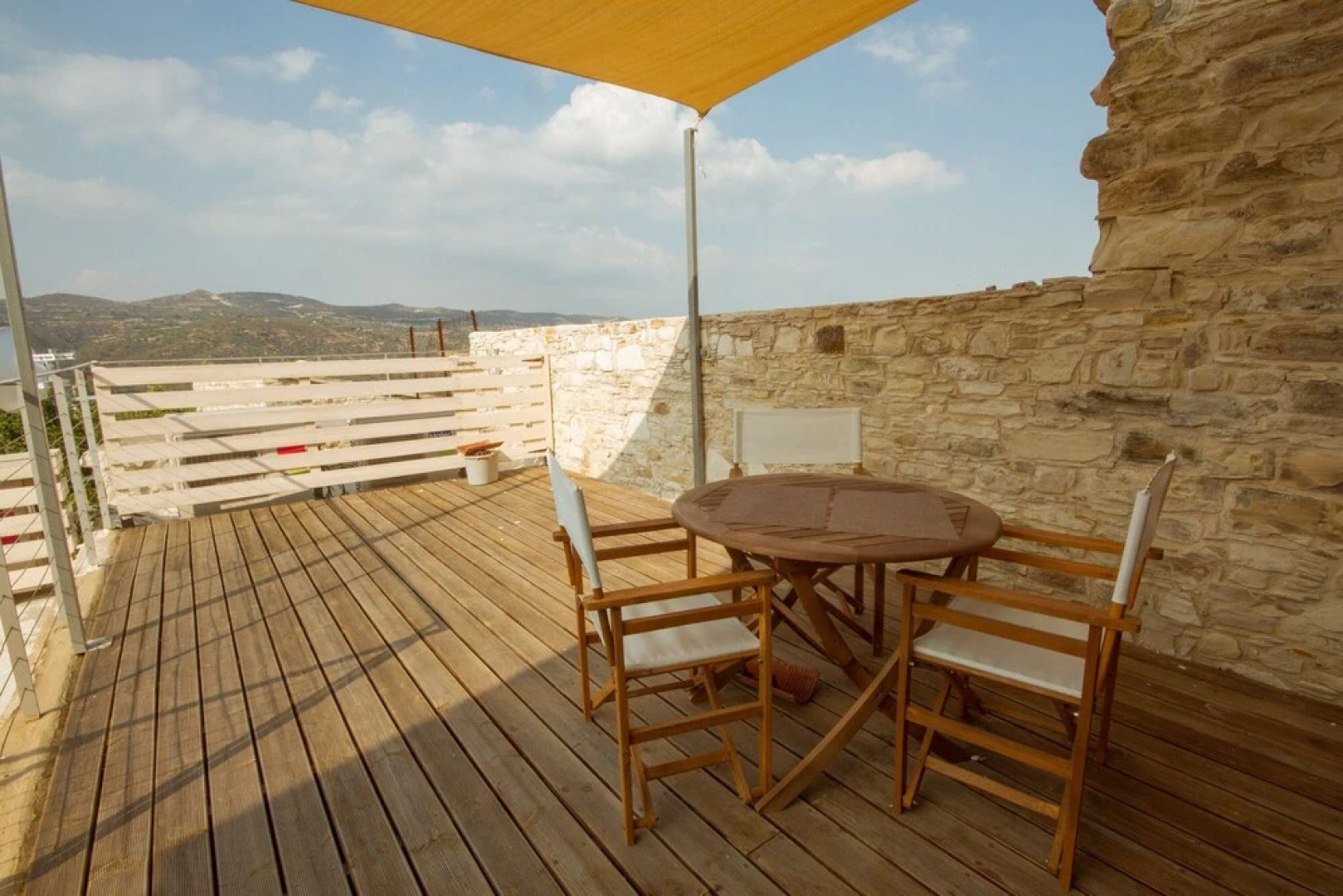 Thyone Uno Bal Cottage