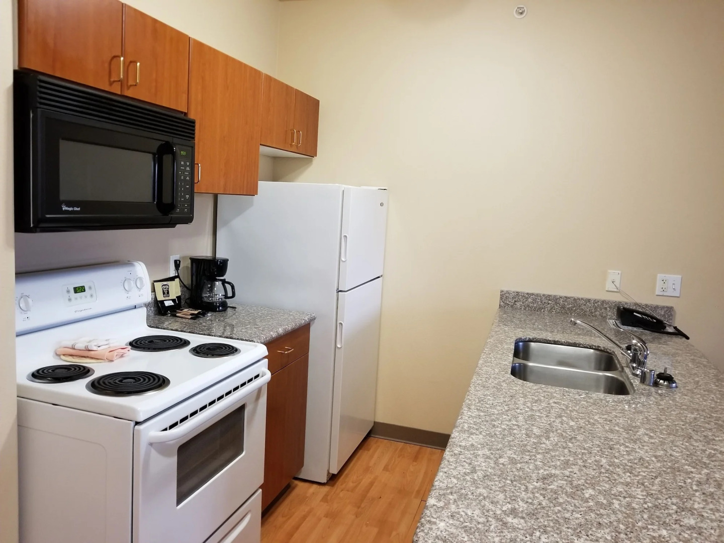 Grand View Inn & Suites