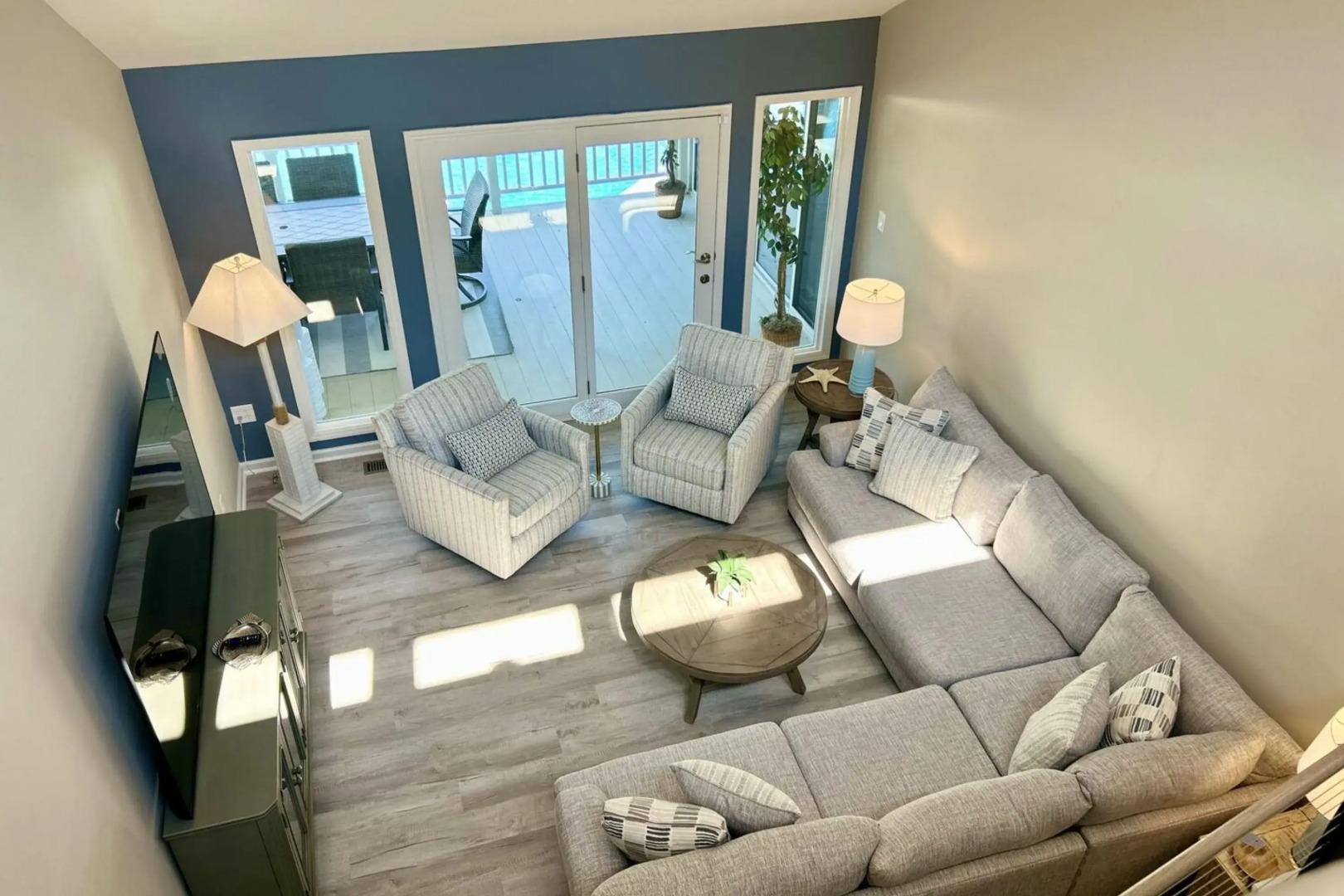 Sip, Sip Away by Avantstay Pool + Hot Tub