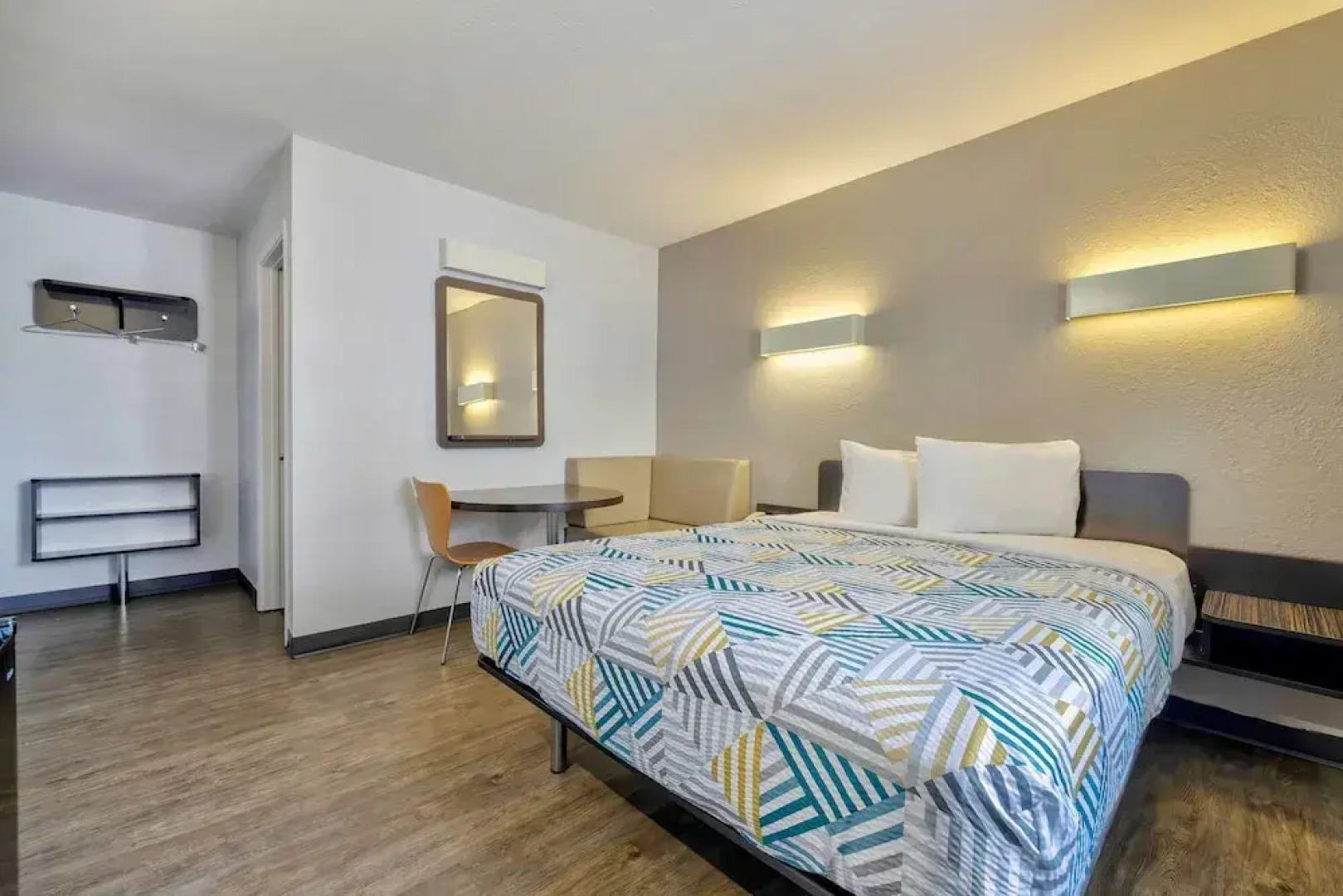 Travelodge/motel 6 Oshkosh