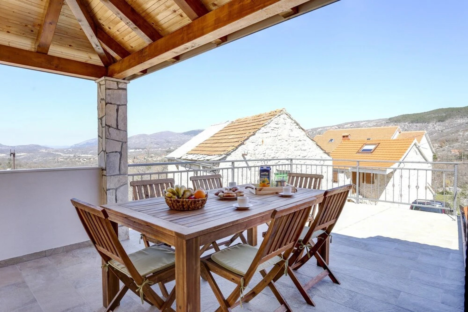 Rustic Stone House Bajeli with Jacuzzi