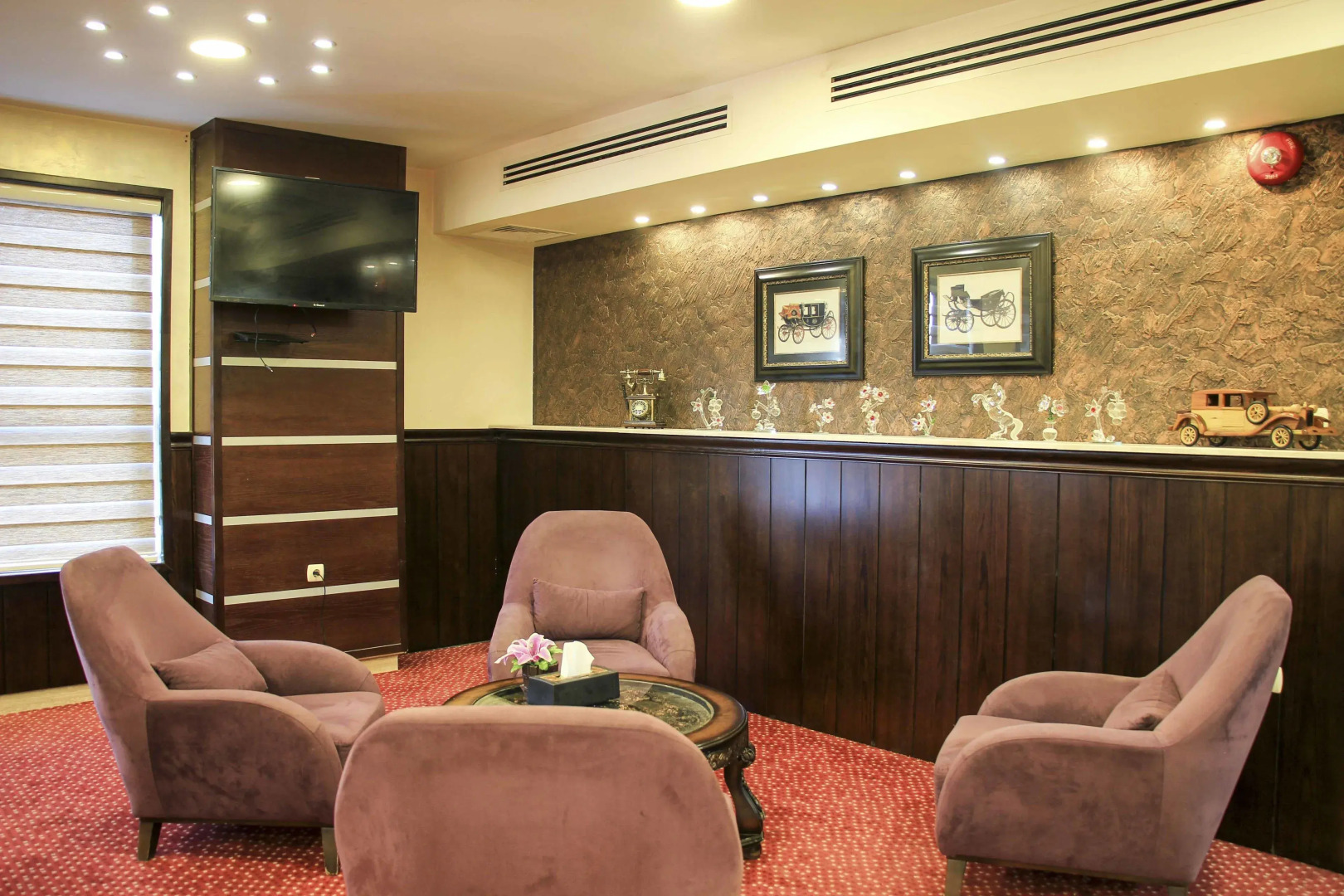 Balcony Hotel & Suites