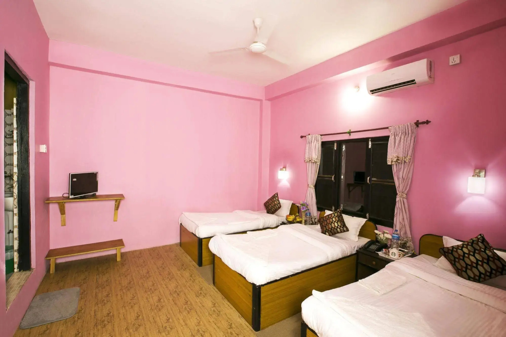 Sauraha Nana Hotel
